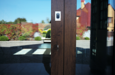 drzwi zewnętrzne, aluminiowe drzwi wejściowe, drzwi z czytnikiem linii papilarnych, drzwi aluprof, drzwi aluminiowe, automatyczne drzwi zewnętrzne, nowoczesne drzwi do domu, drzwi aluprof, drzwi alu i